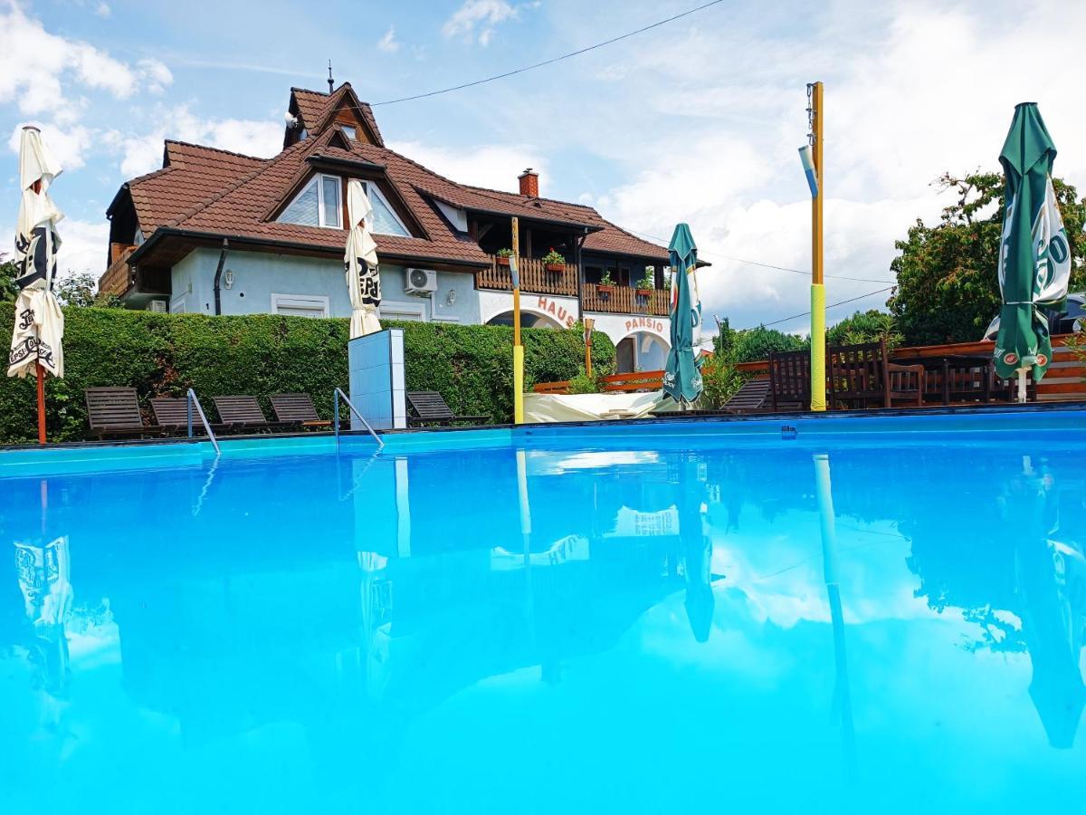 Janika Pension Vonyarcvashegy Exteriör bild