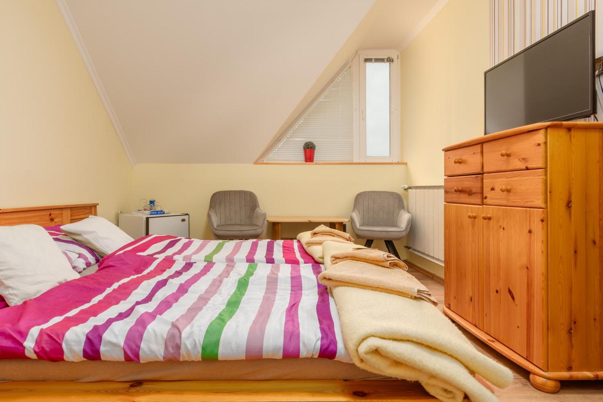 Janika Pension Vonyarcvashegy Exteriör bild