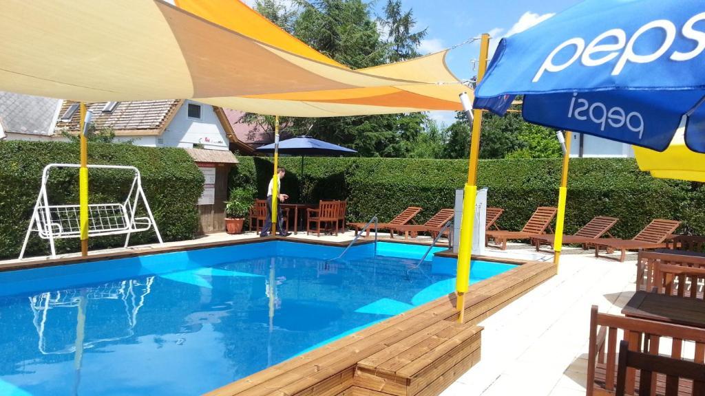 Janika Pension Vonyarcvashegy Exteriör bild