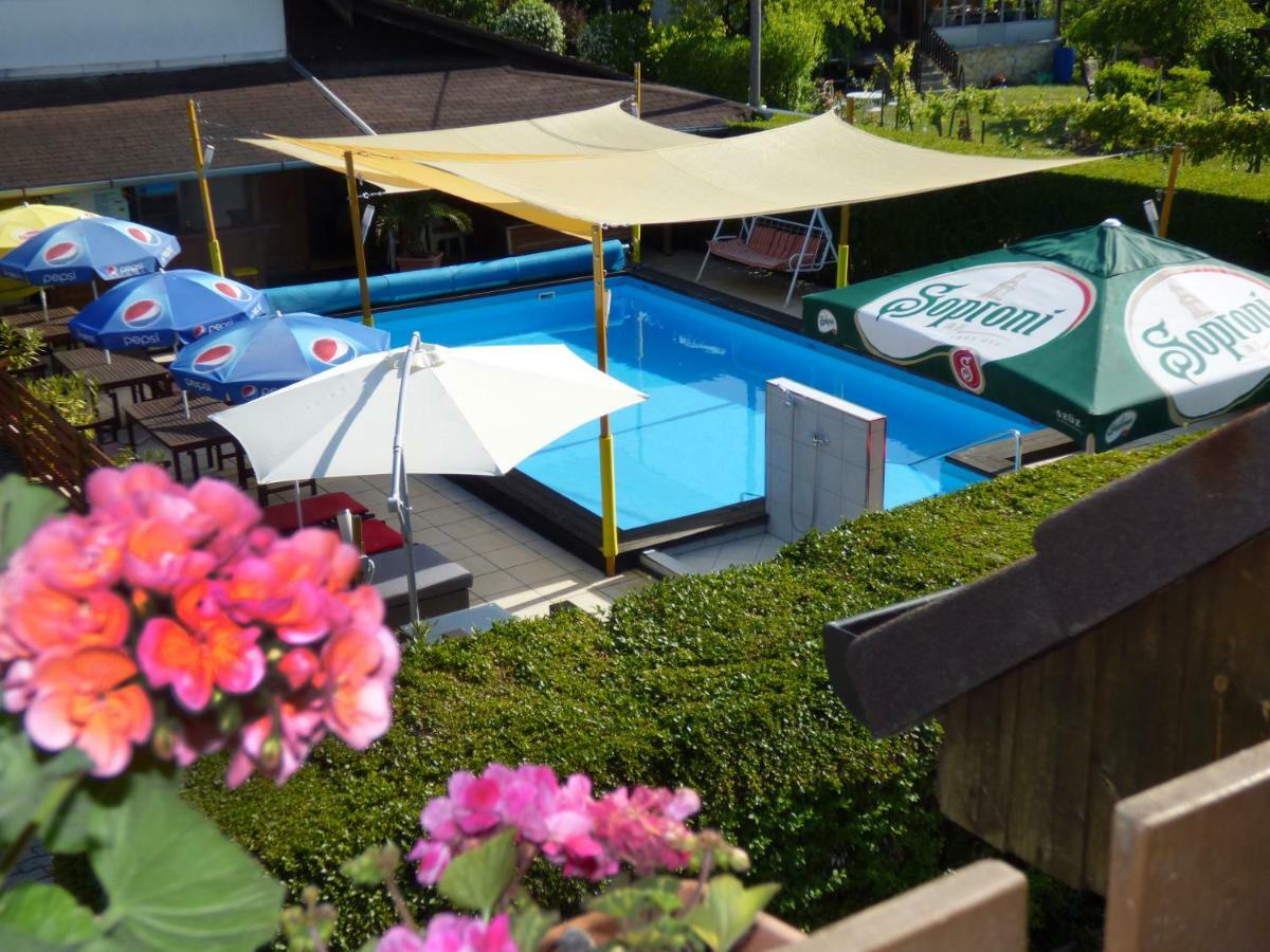 Janika Pension Vonyarcvashegy Exteriör bild